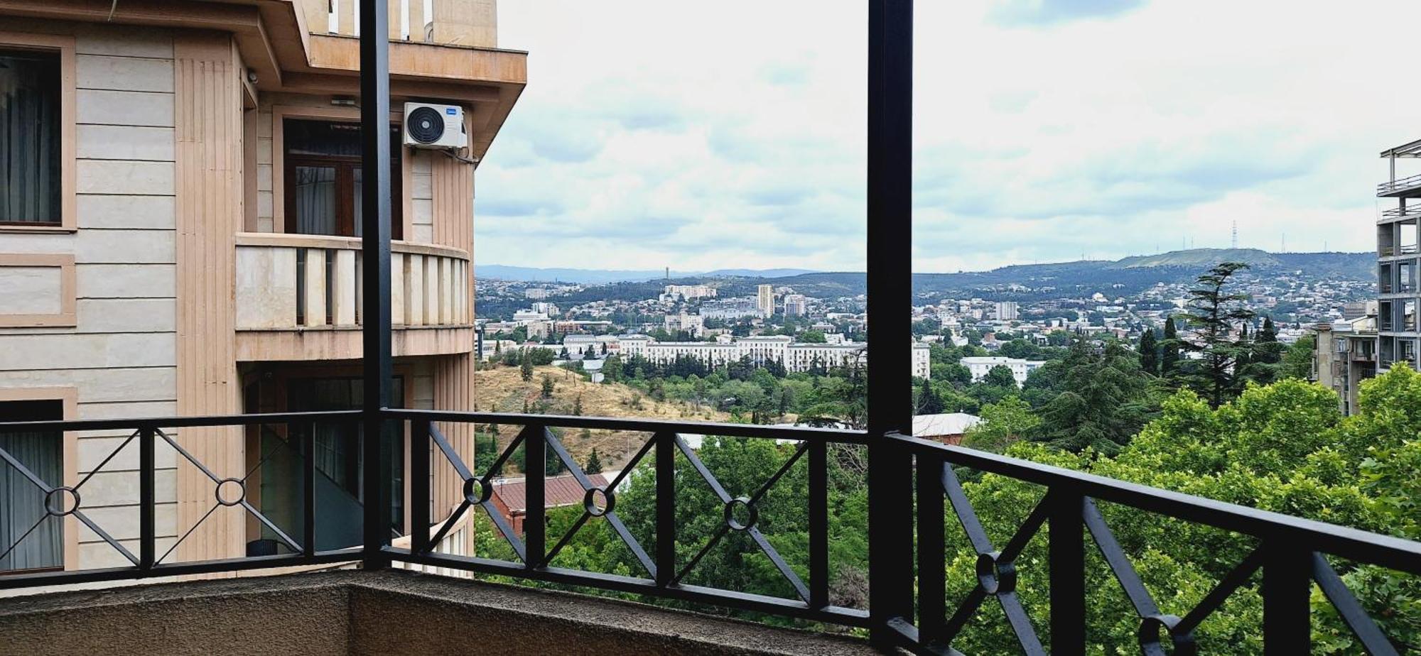 Iliani Hotel Tbilisi Exteriör bild