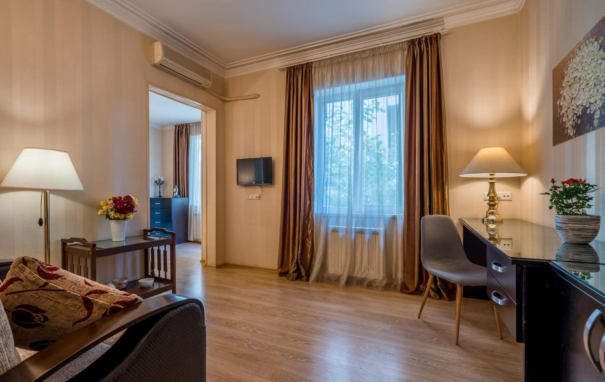 Iliani Hotel Tbilisi Exteriör bild