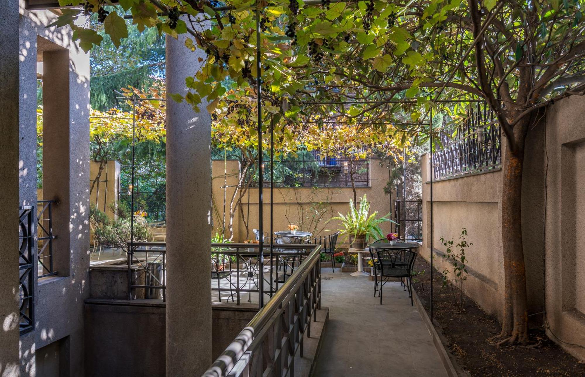 Iliani Hotel Tbilisi Exteriör bild
